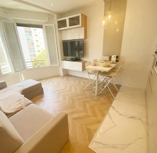 Appartement 2P Idealement Place Juan Les Pins