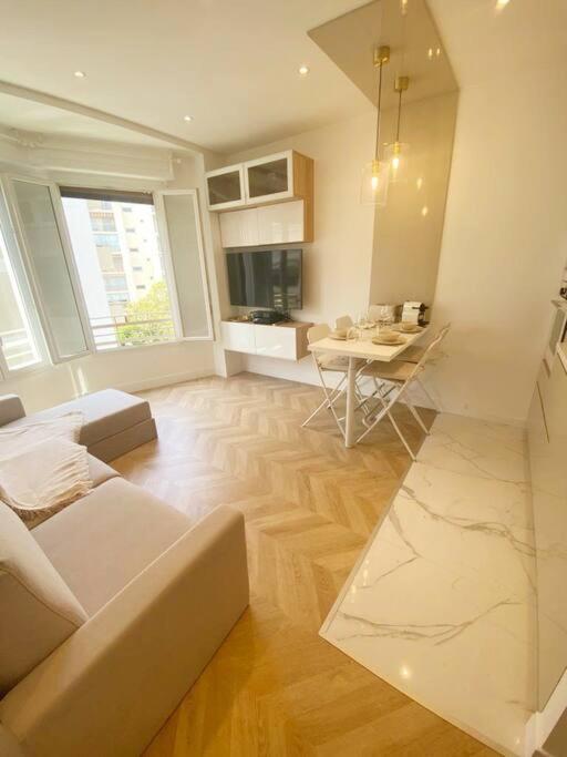 2p Idealement Place Les Pins Apartment *